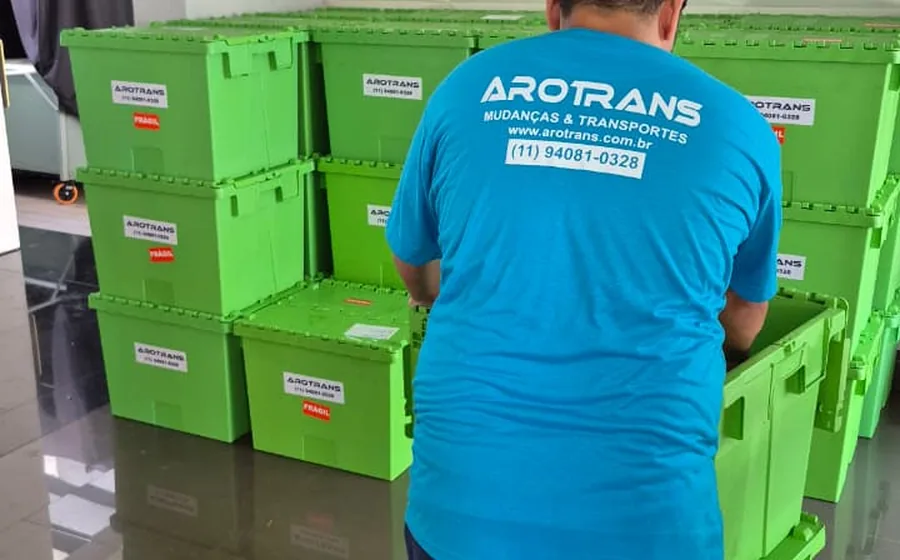 Frota da Arotrans Mudanças e Transportes